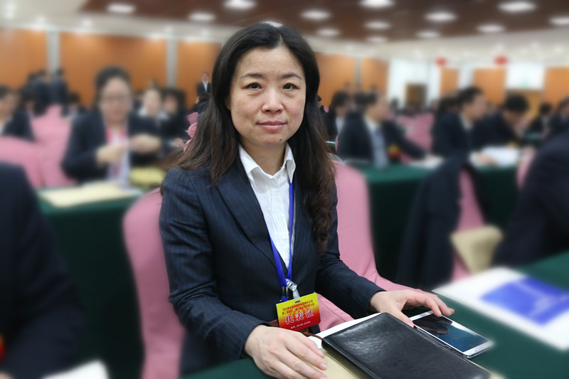 充分发挥职工代表的桥梁纽带作用